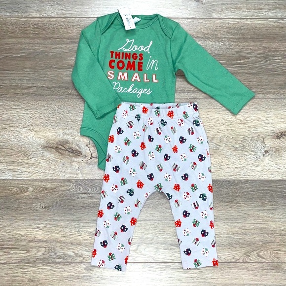 NWT Old Navy Christmas Bodysuit Matching Set 12-18 - Picture 3 of 9